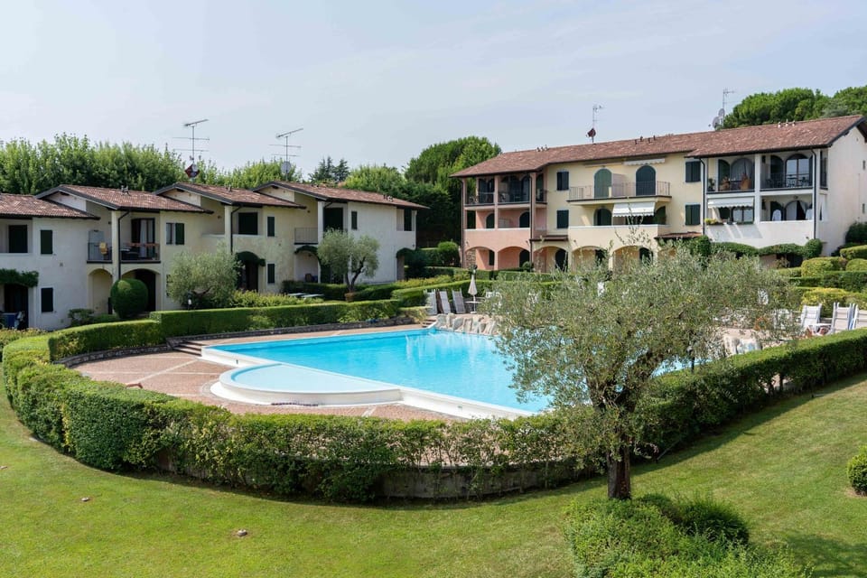 Property building, Day, Garden, Garden view, Pool view, Swimming pool