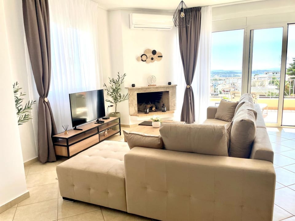 TV and multimedia, Living room, Seating area, Evening entertainment