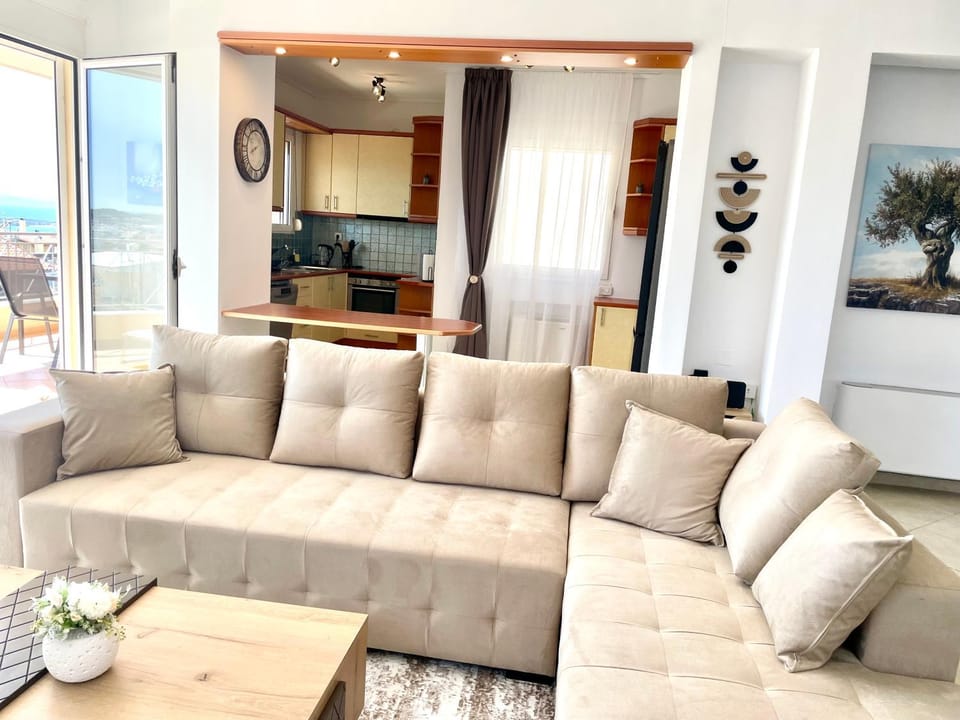 Kitchen or kitchenette, Living room, Seating area