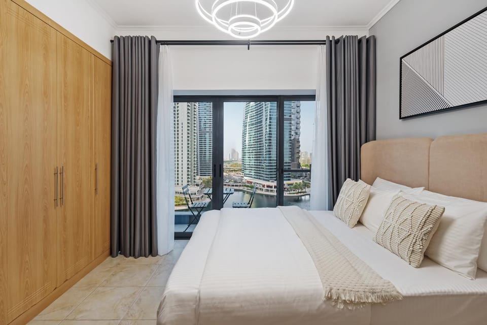 Chic Studio in Goldcrest Views, JLT Apartment in Dubai