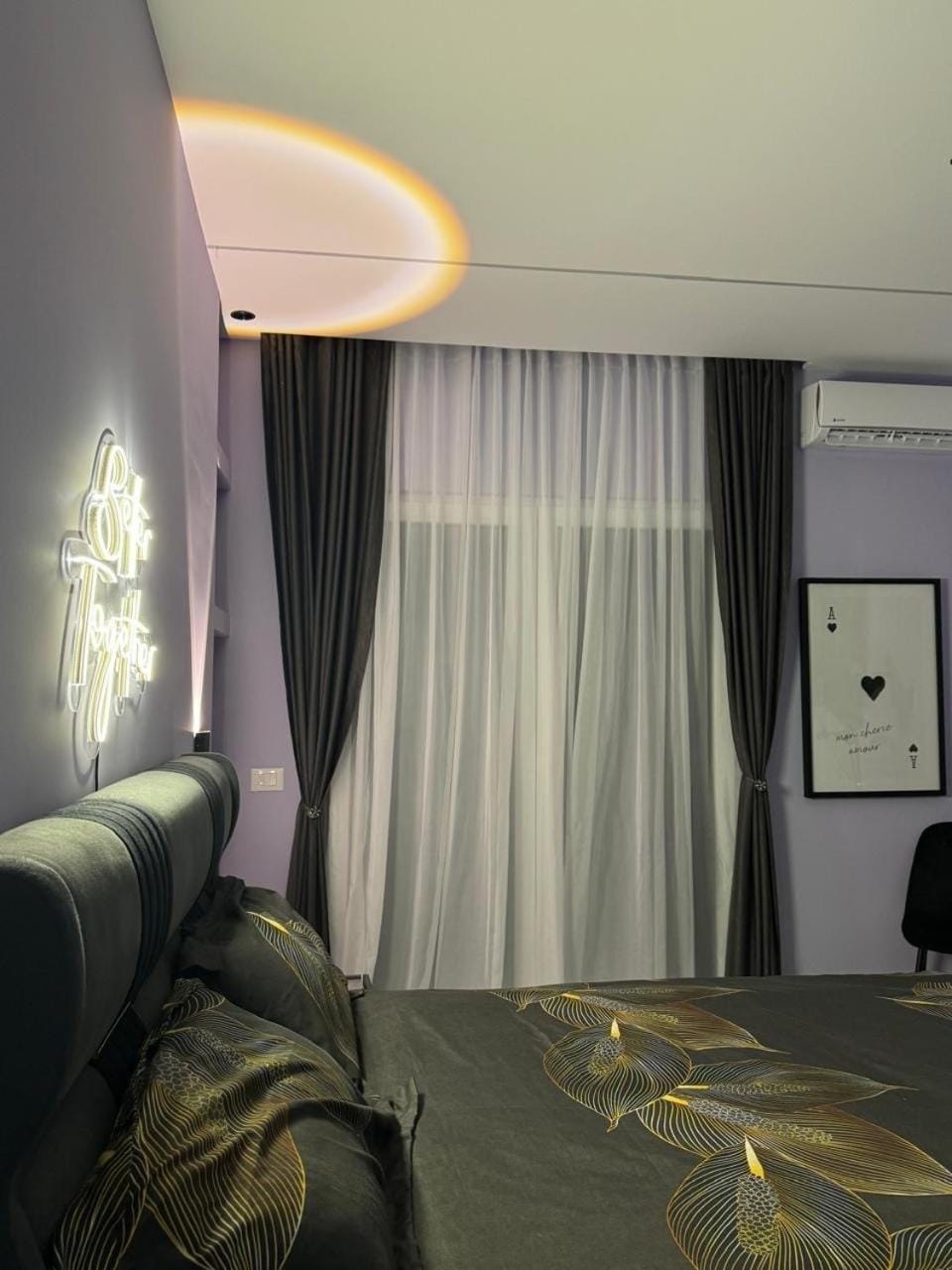 Bed, Photo of the whole room, Bedroom