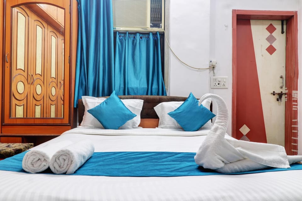 Bed, Photo of the whole room, Bedroom, towels, wardrobe