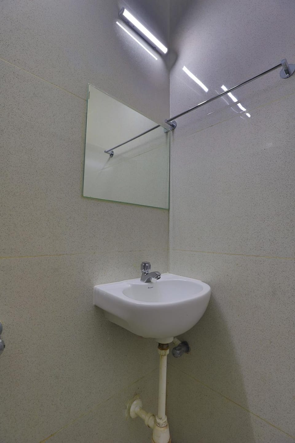 RN stays near by chennai airport Hotel in Chennai