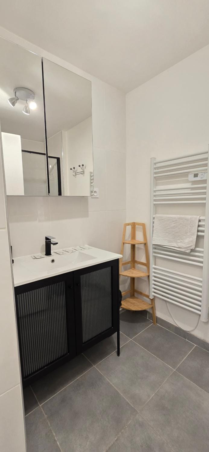 Shower, Bathroom