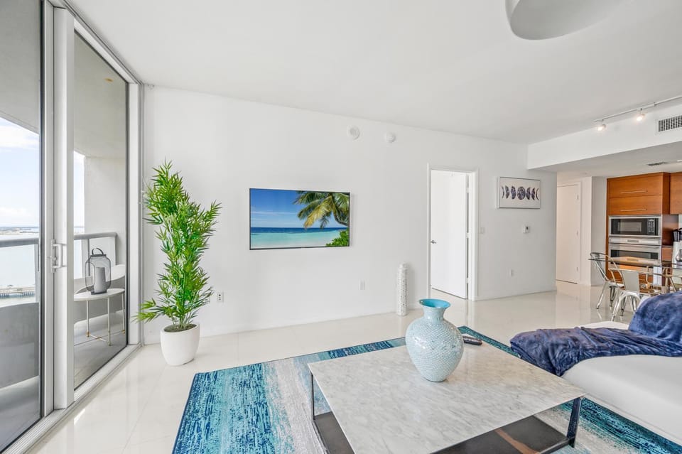 Magnificent Unit with Priceless Views W Icon Apartment in Brickell