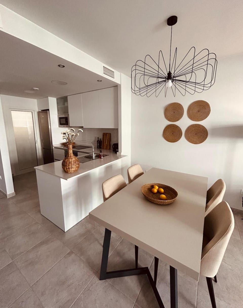 Kitchen or kitchenette, Living room, Seating area, Dining area
