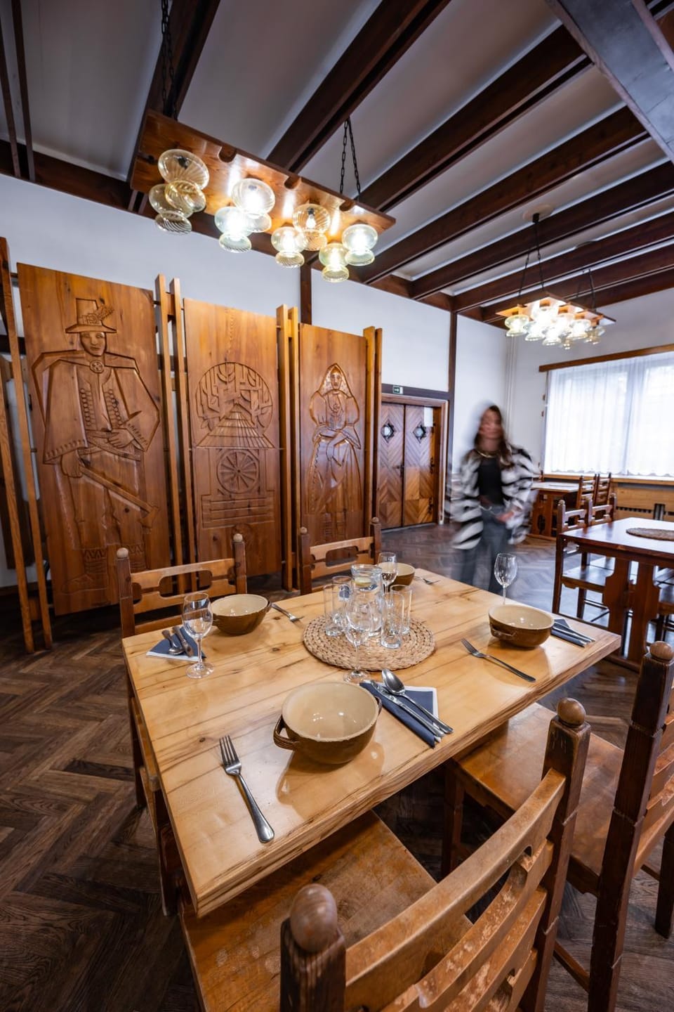 Restaurant/places to eat, Dining area