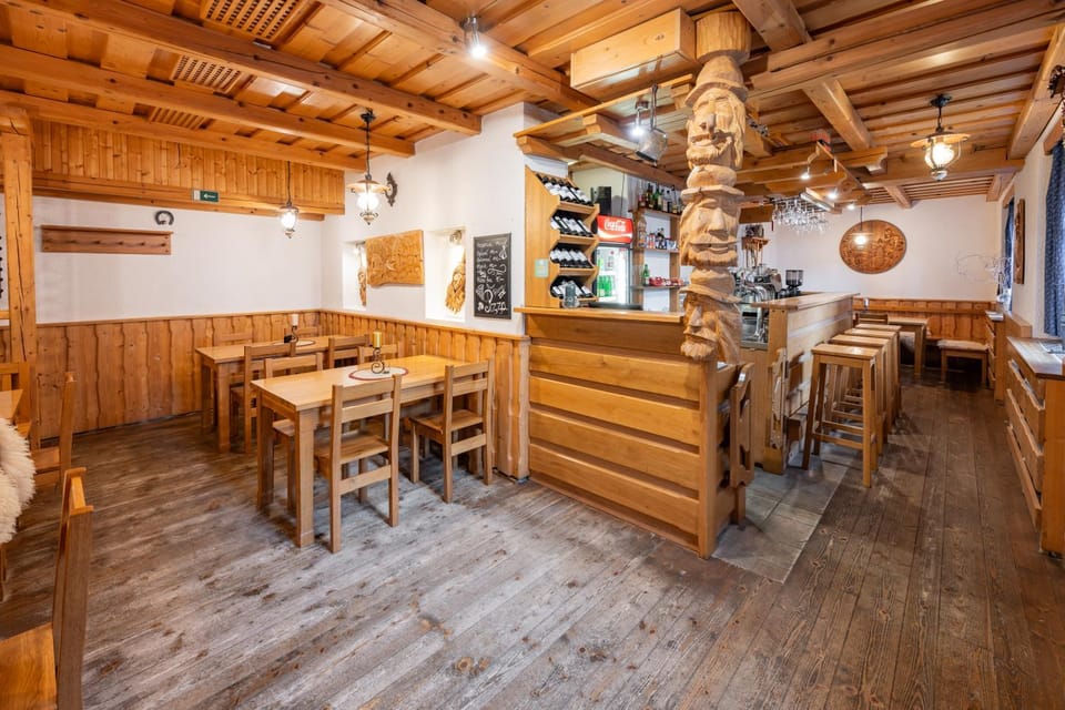Lounge or bar