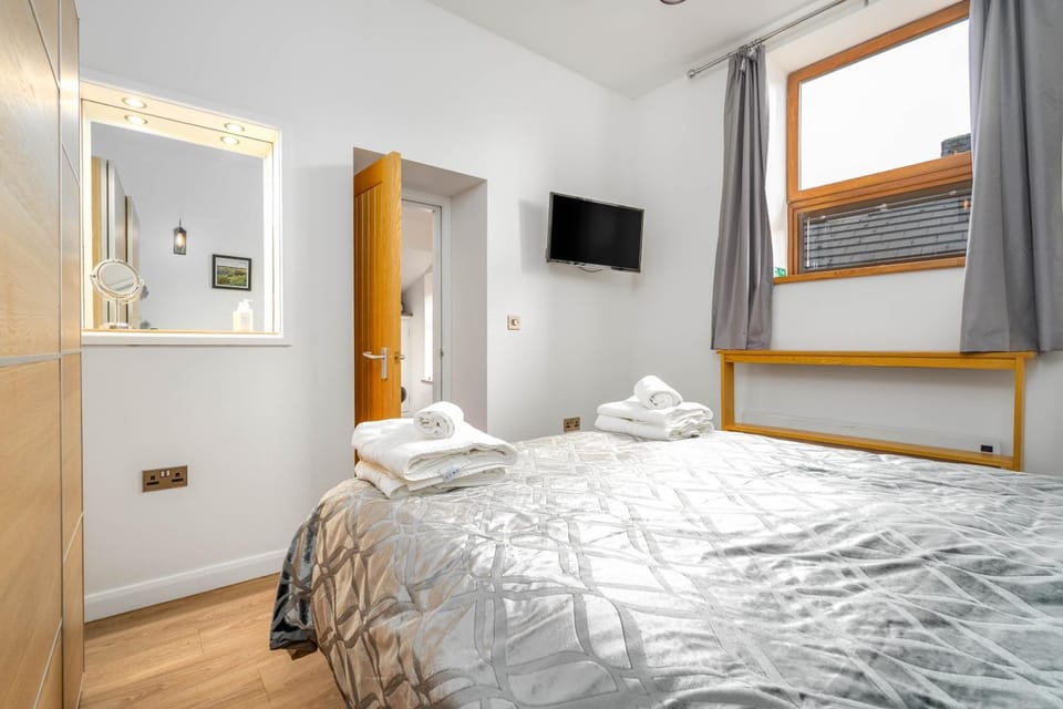 TV and multimedia, Bedroom, wardrobe