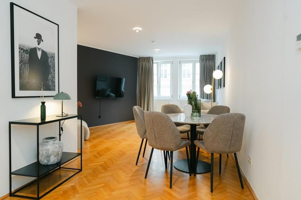 Cozy Corner Perfect for 4 to 6 hip area and parking Apartment in Vienna