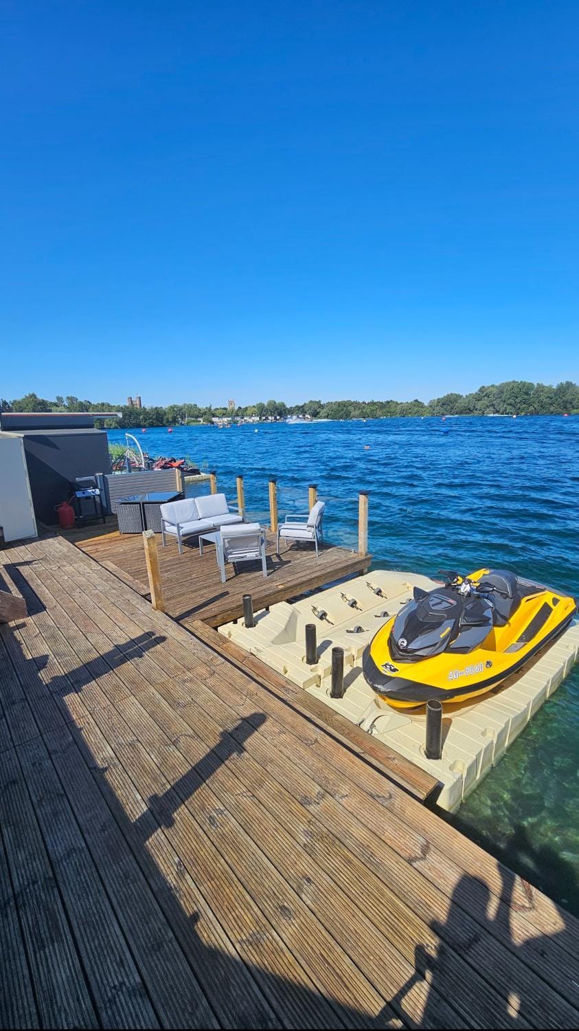 Lakeside Lodge - Jet Ski Lake House in Tattershall