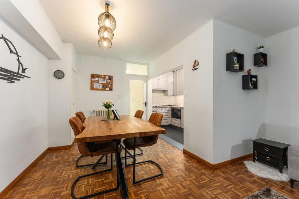 Dining area, kitchen