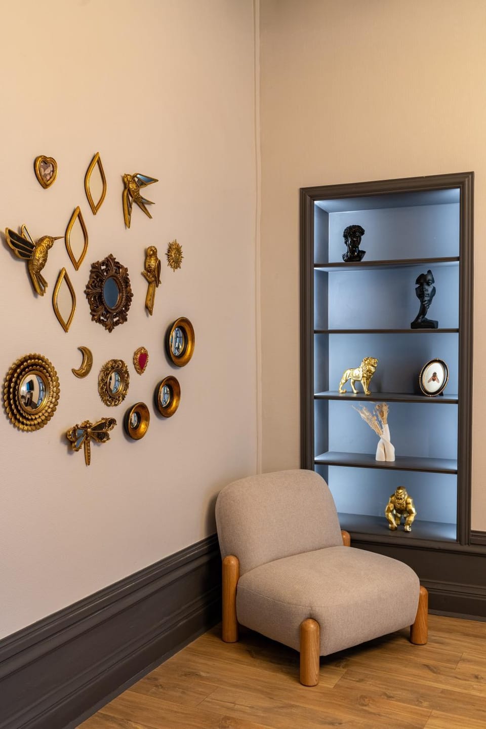 Living room, Decorative detail