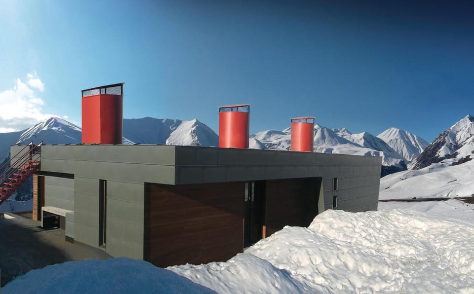 Property building, Facade/entrance, Winter, On site