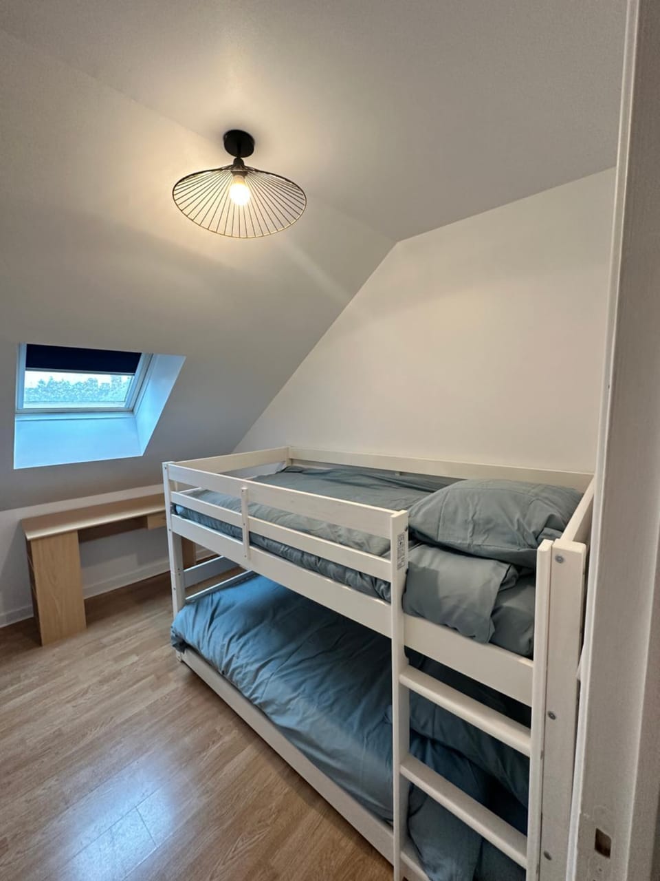 Bedroom, bunk bed