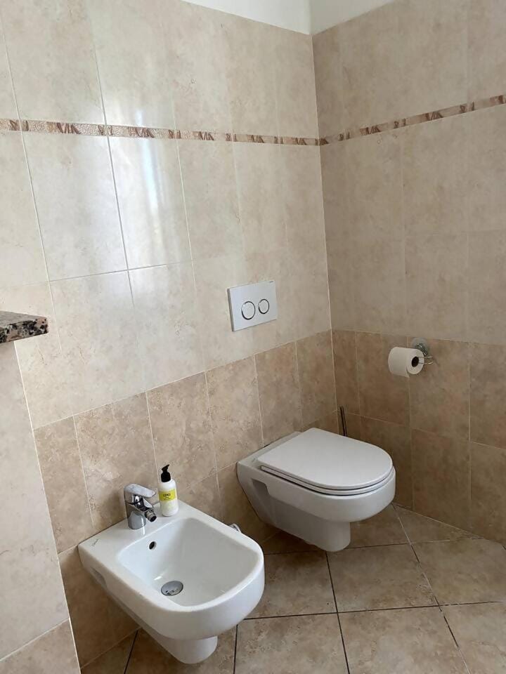 Wellness in Malpensa - (check in entro le 22) Vacation rental in Lombardy