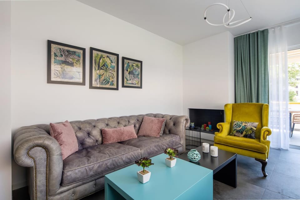 TV and multimedia, Seating area