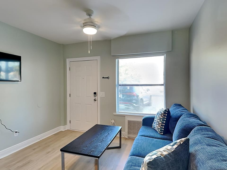 TV and multimedia, Living room, Seating area, furniture, heating