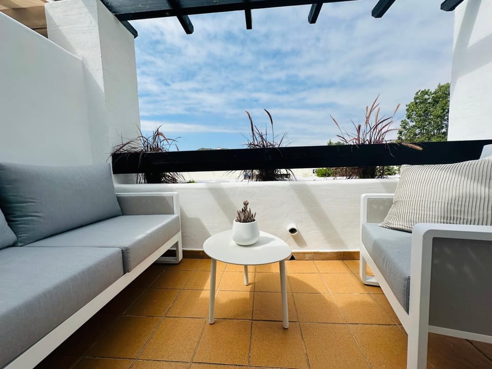 Day, View (from property/room), Balcony/Terrace, Seating area