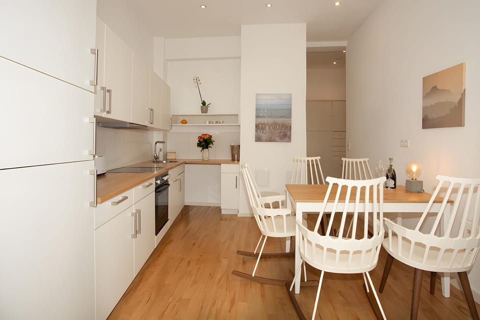 Property building, Kitchen or kitchenette, Living room