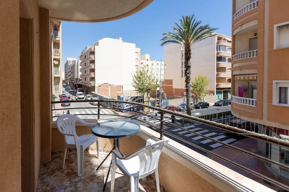 Balcony/Terrace, Street view