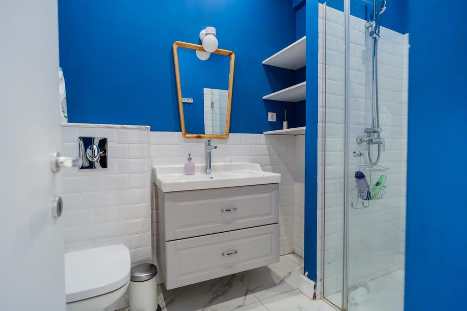 Shower, Toilet, Bathroom
