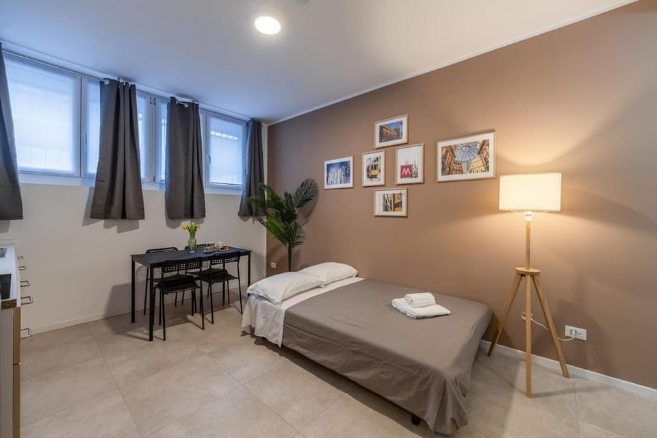 Authentic Private Flat 2 min from Navigli Apartment in Milan