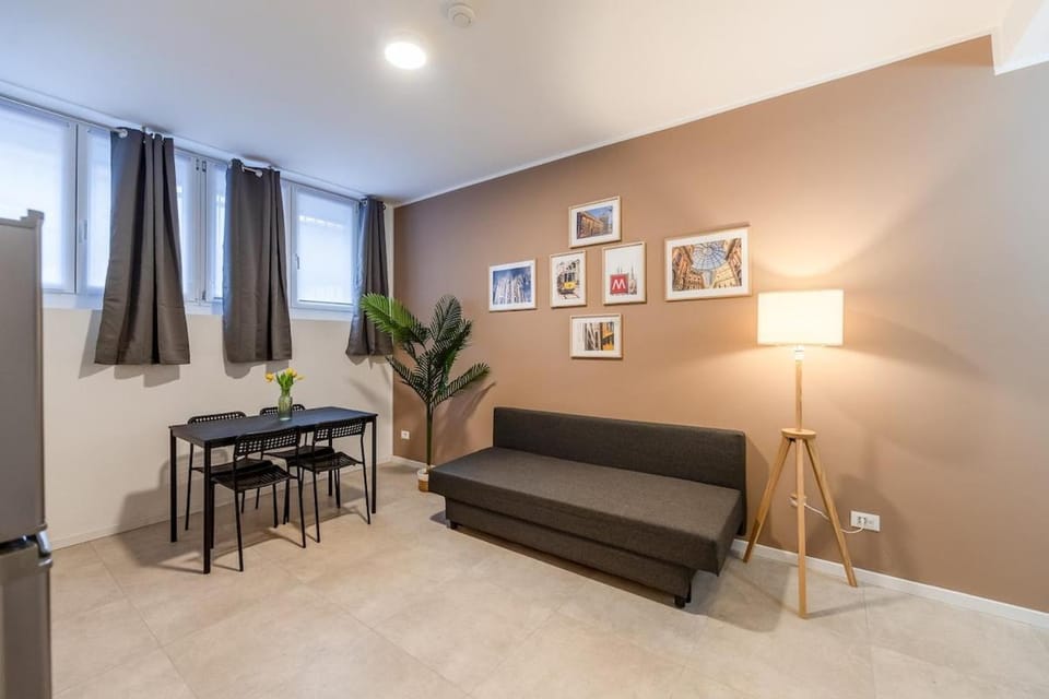 Authentic Private Flat 2 min from Navigli Apartment in Milan