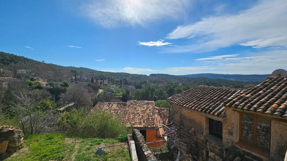 Le Portail d'Airain House in Salernes