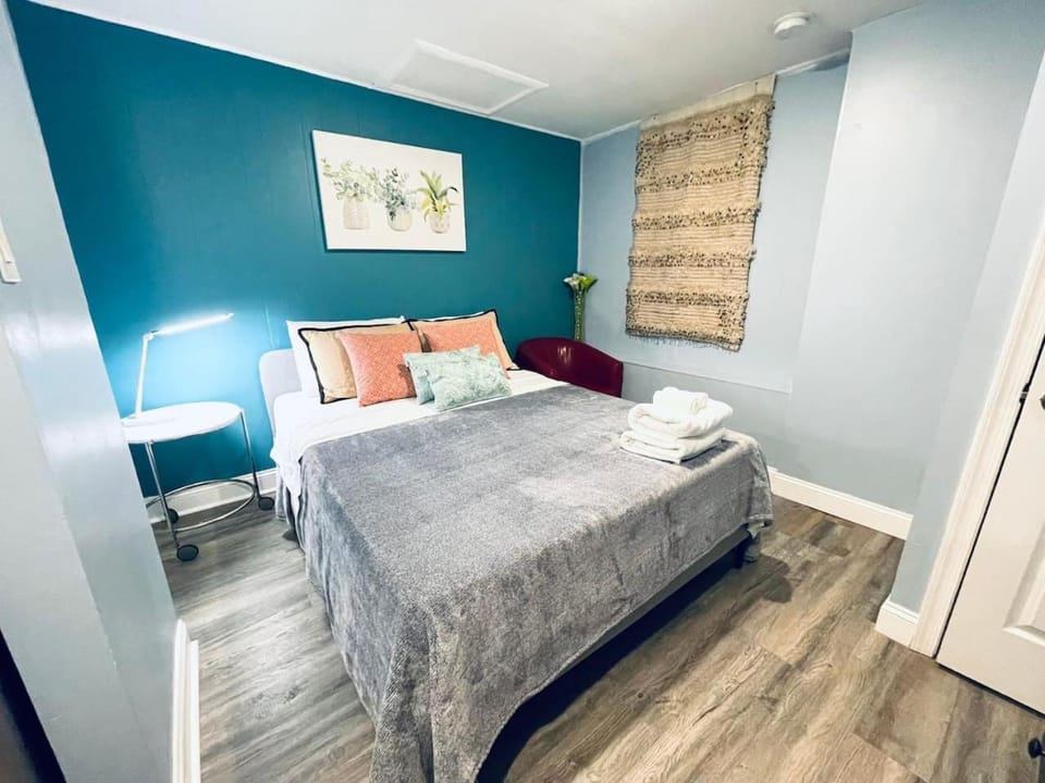 Rittenhouse Square close by Kimmel Center Suite Apartment in Rittenhouse Square