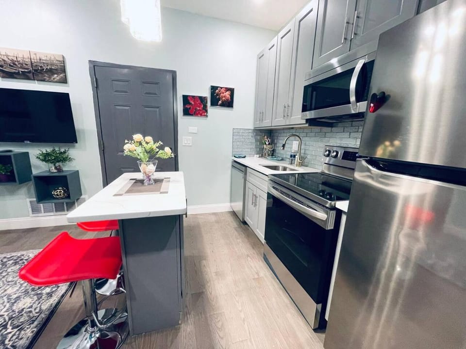 Rittenhouse Square near Kimmel Center 1BD Apartment in Rittenhouse Square