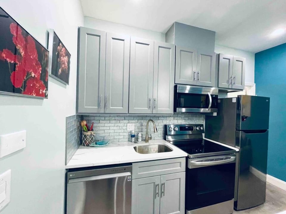 Rittenhouse Square near Kimmel Center 1BD Apartment in Rittenhouse Square