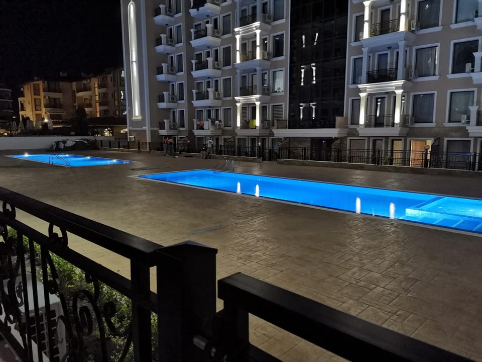 Night, Swimming pool