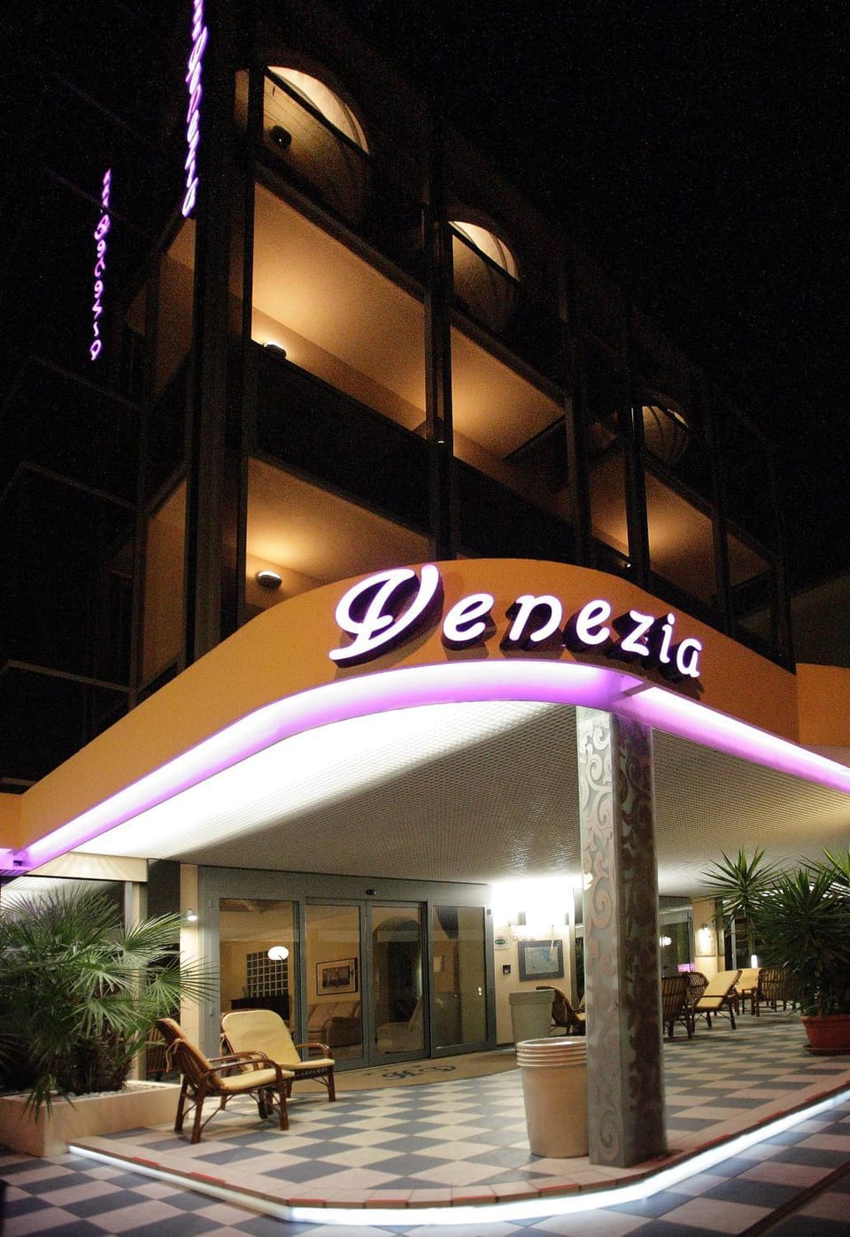 Facade/entrance, Facade/entrance, Night