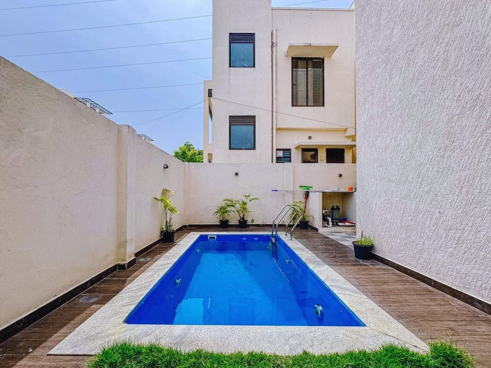 Pool view, Swimming pool, Swimming pool
