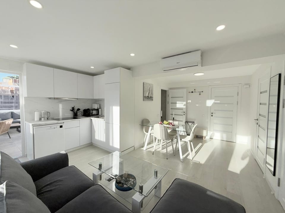Kitchen or kitchenette, Living room, Seating area, Dining area, dishwasher, air conditioner