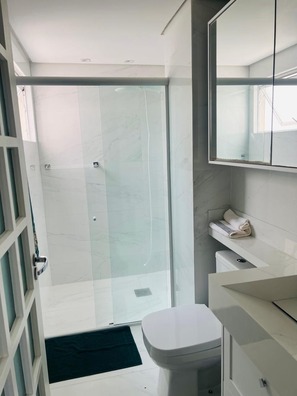Shower, Bathroom, towels