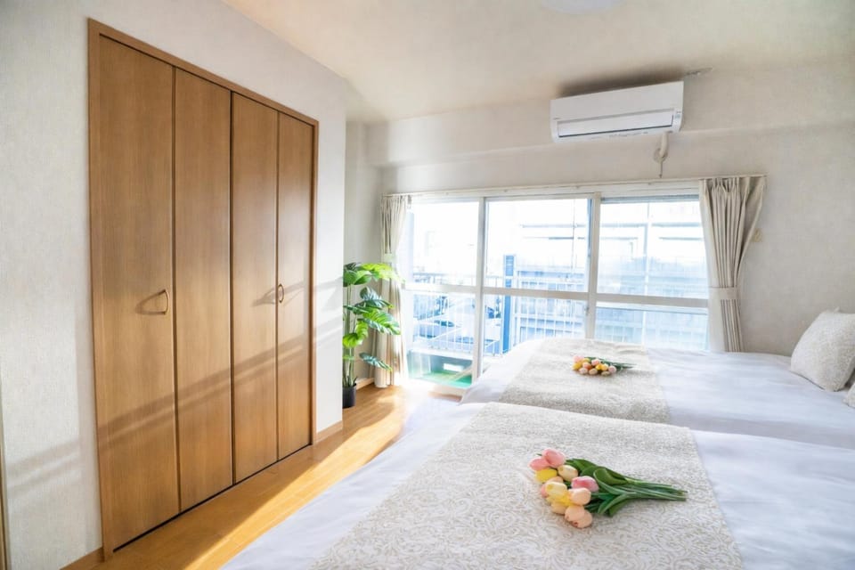 Bed, Balcony/Terrace, Photo of the whole room, Bedroom, wardrobe