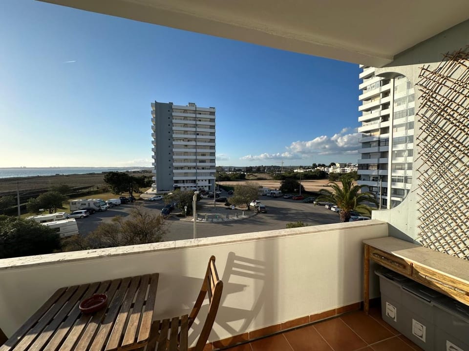 Day, View (from property/room), Balcony/Terrace, City view