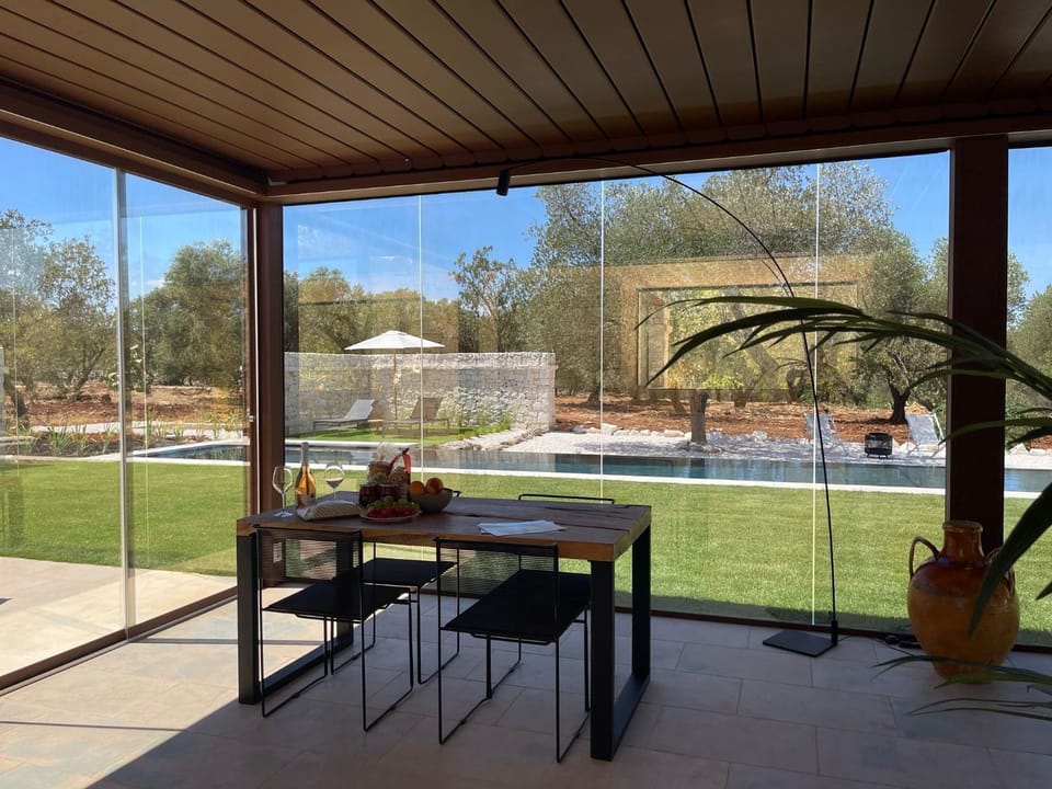 Day, Dining area, Garden view, Pool view