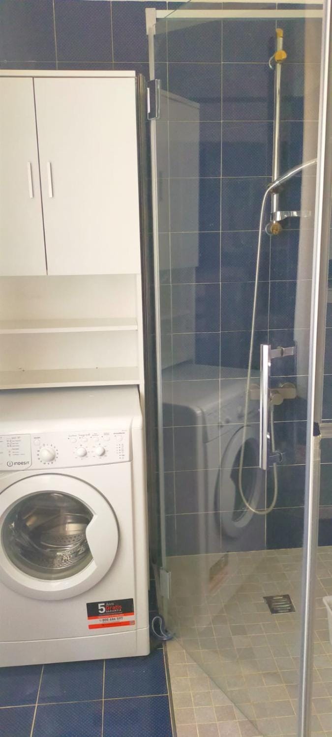 Bathroom, washing machine