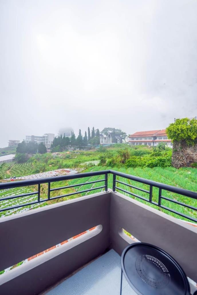 Natural landscape, View (from property/room), Balcony/Terrace
