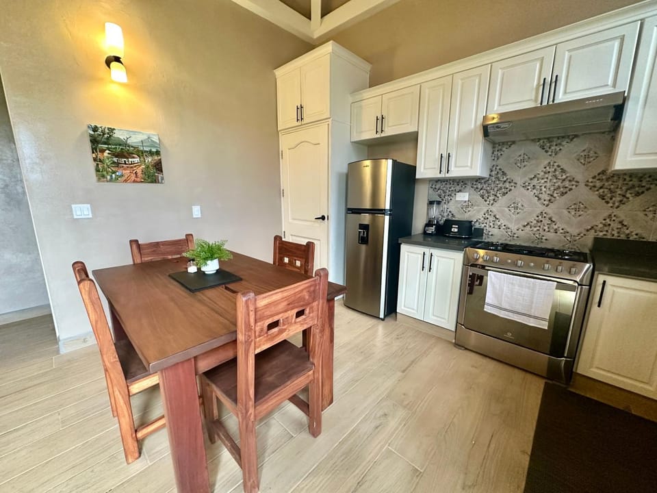 Dining area, Food