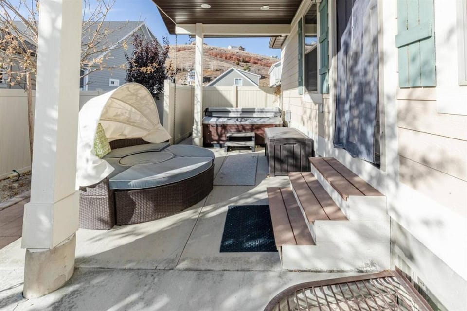 Bear Lake Bungalow House in Garden City
