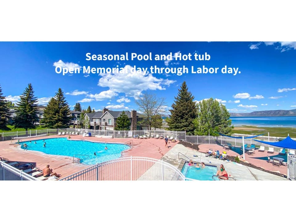 Inn Building Condo 209, Beautifully updated, view House in Garden City
