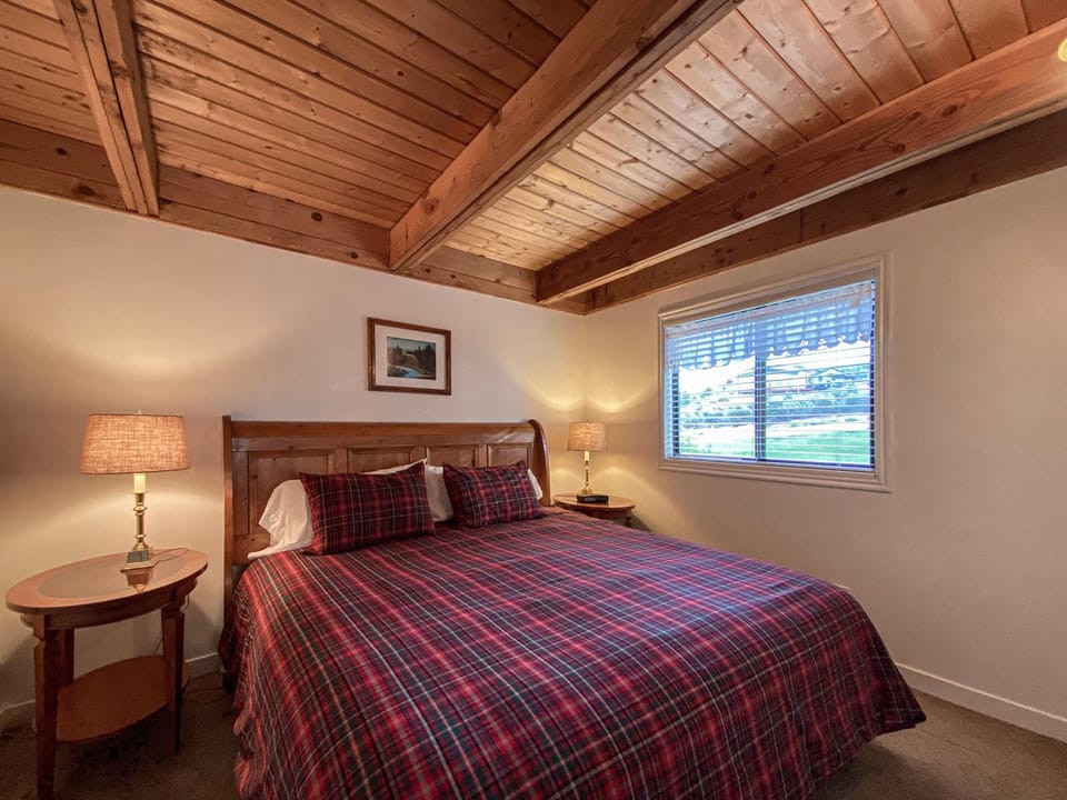 Cozy Sweetwater Cabin, with access to Ideal Beach Cabin in Garden City