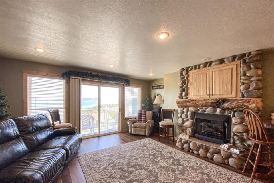 Lake View Condo 874 2 Bear Lake Views House in Garden City