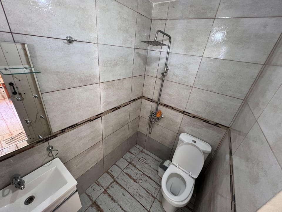 Shower, Toilet, Bathroom