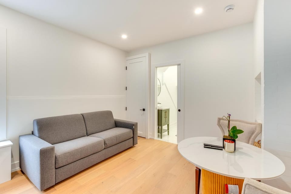 Centrally Located & Pet Friendly: Yonkers Studio! Apartment in Yonkers