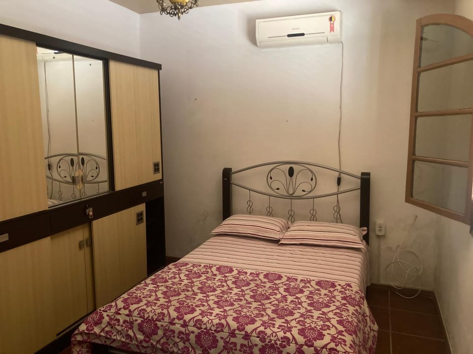 Bed, Bedroom, wardrobe, air conditioner